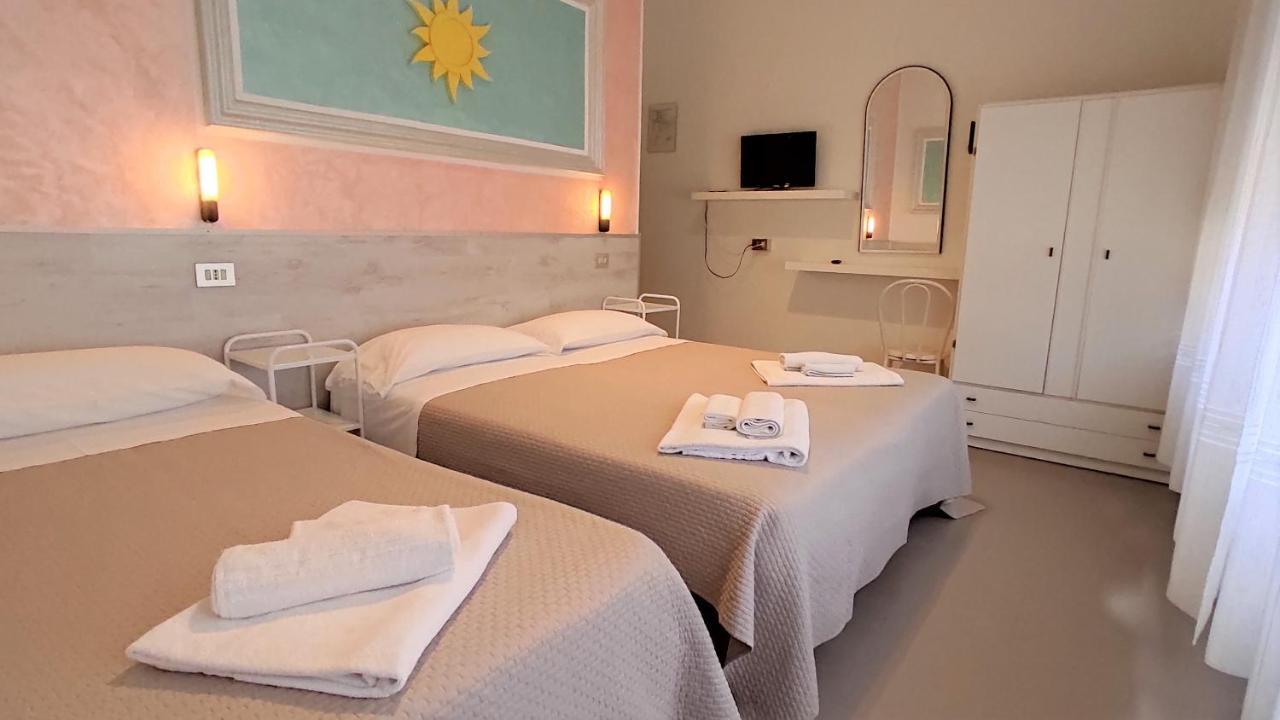 ריצ'יונה Hotel De Amicis מראה חיצוני תמונה