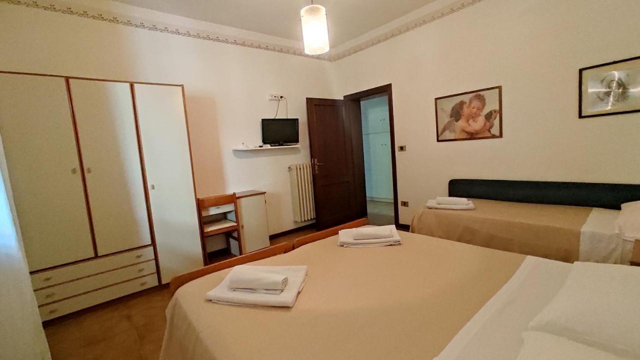 ריצ'יונה Hotel De Amicis מראה חיצוני תמונה