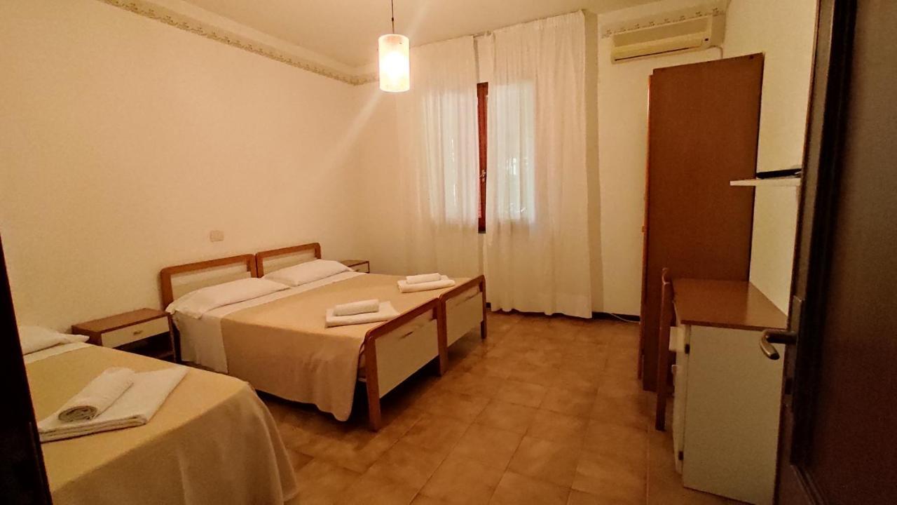 ריצ'יונה Hotel De Amicis מראה חיצוני תמונה