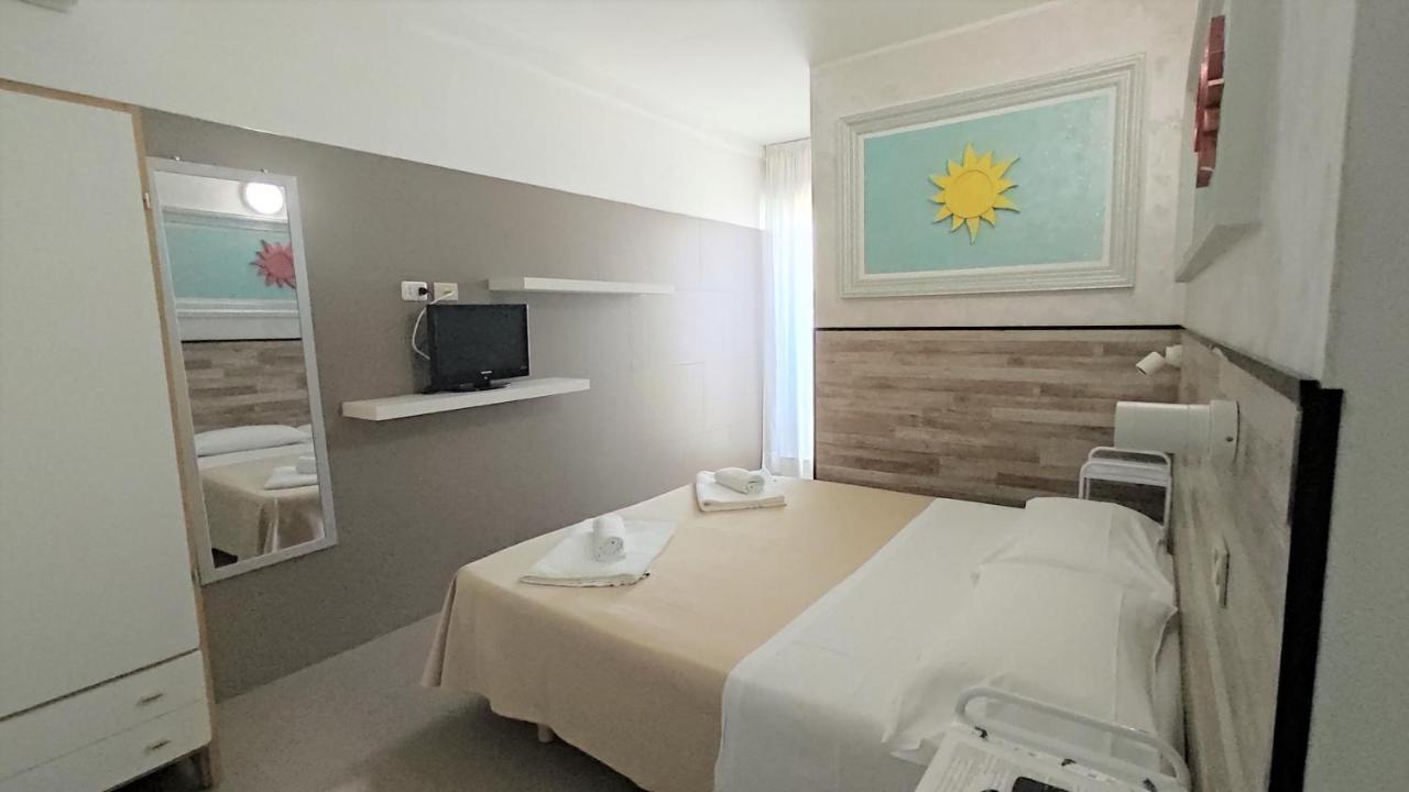 ריצ'יונה Hotel De Amicis מראה חיצוני תמונה