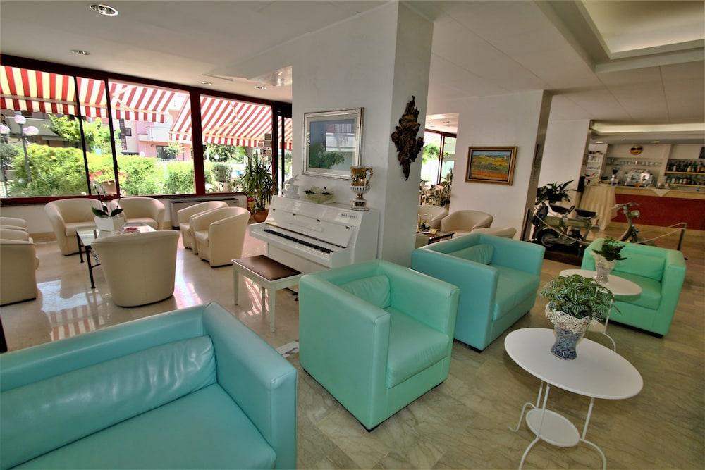 ריצ'יונה Hotel De Amicis מראה חיצוני תמונה