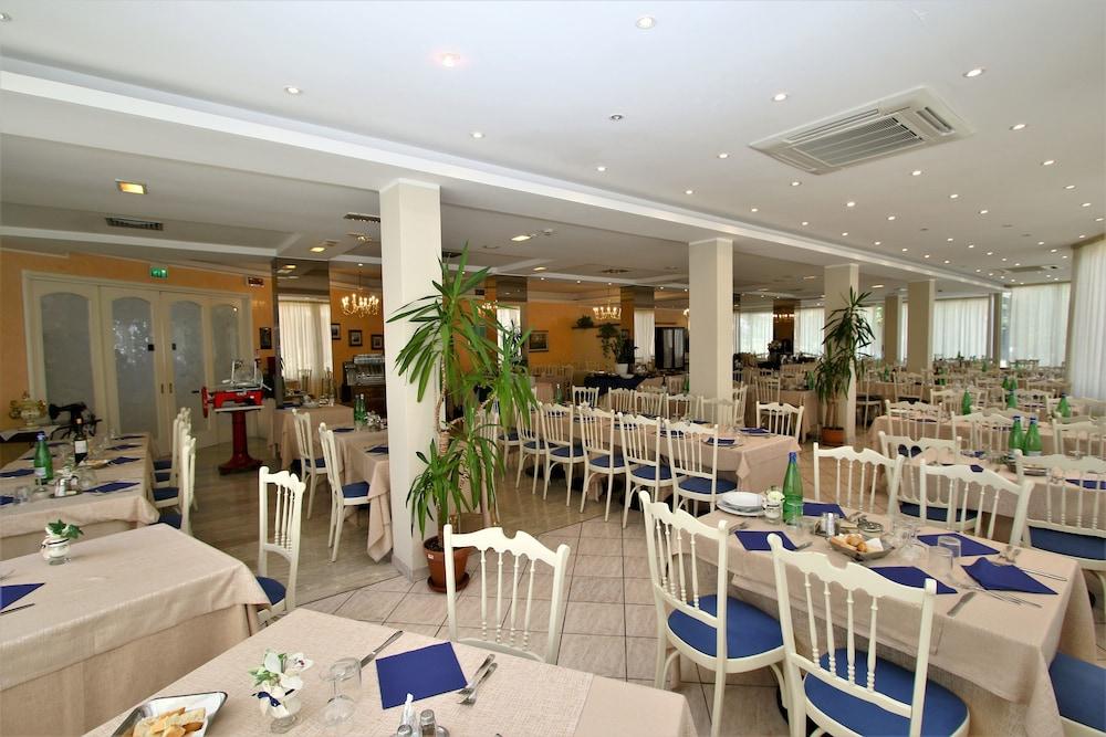 ריצ'יונה Hotel De Amicis מראה חיצוני תמונה