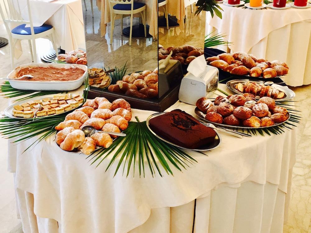 ריצ'יונה Hotel De Amicis מראה חיצוני תמונה