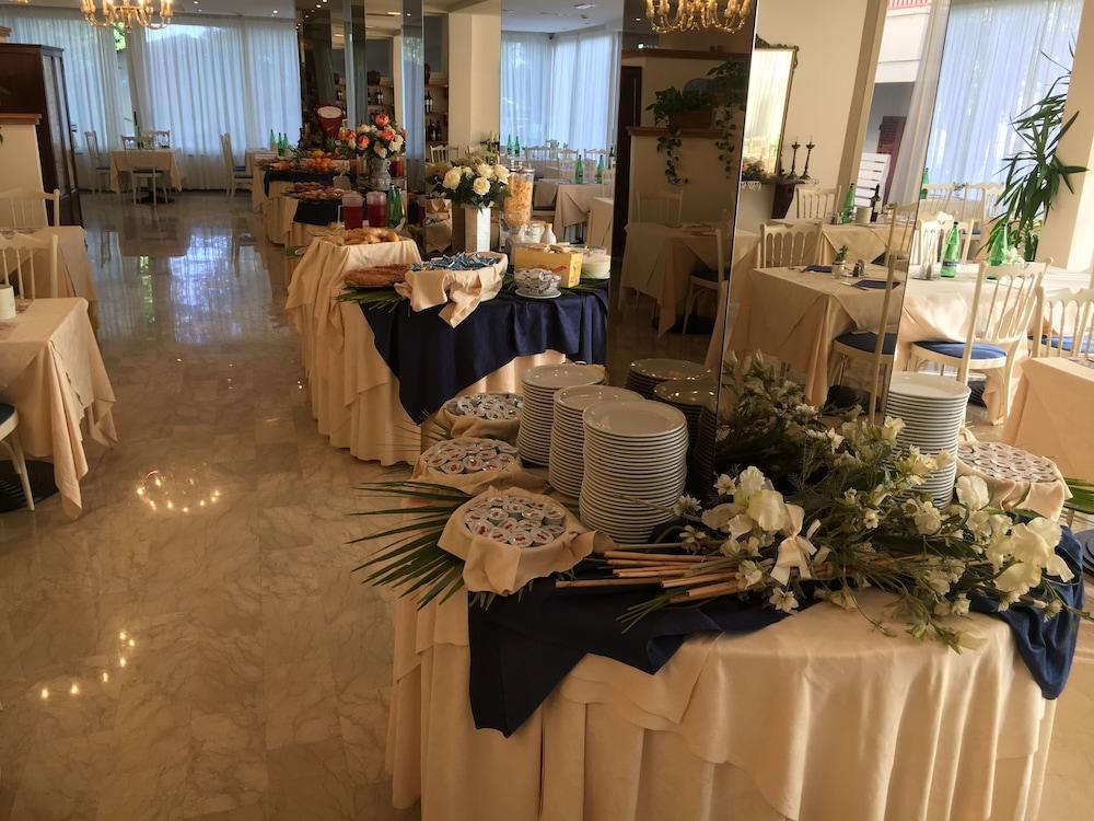 ריצ'יונה Hotel De Amicis מראה חיצוני תמונה