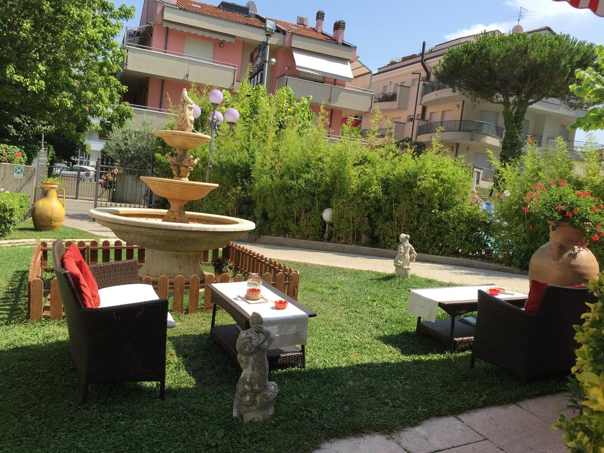 ריצ'יונה Hotel De Amicis מראה חיצוני תמונה