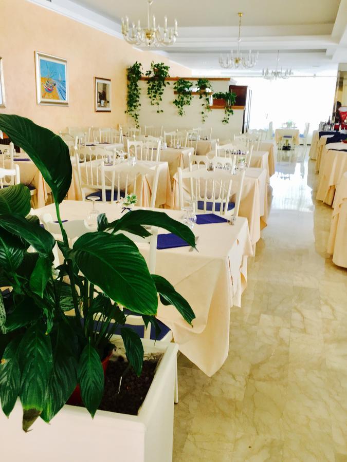 ריצ'יונה Hotel De Amicis מראה חיצוני תמונה