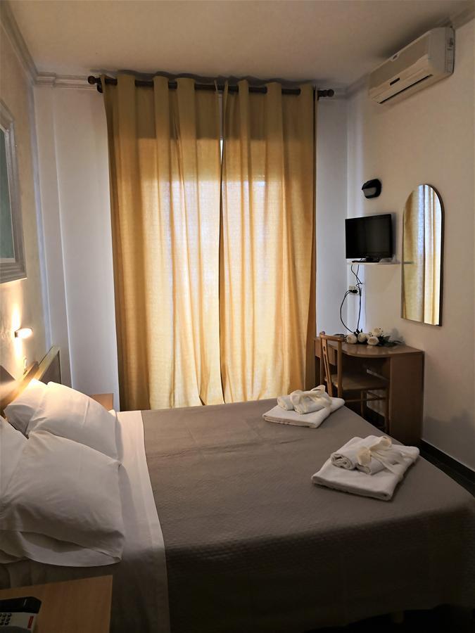 ריצ'יונה Hotel De Amicis מראה חיצוני תמונה