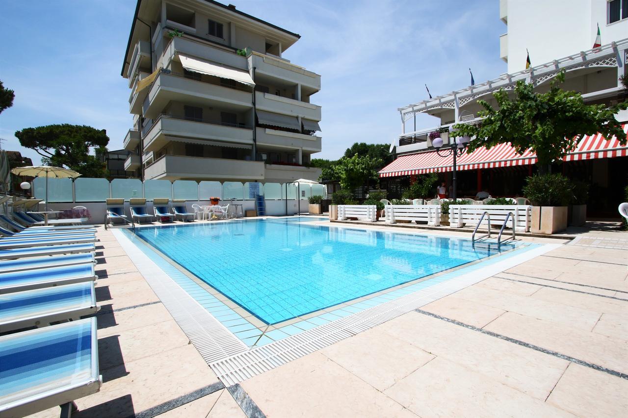 ריצ'יונה Hotel De Amicis מראה חיצוני תמונה