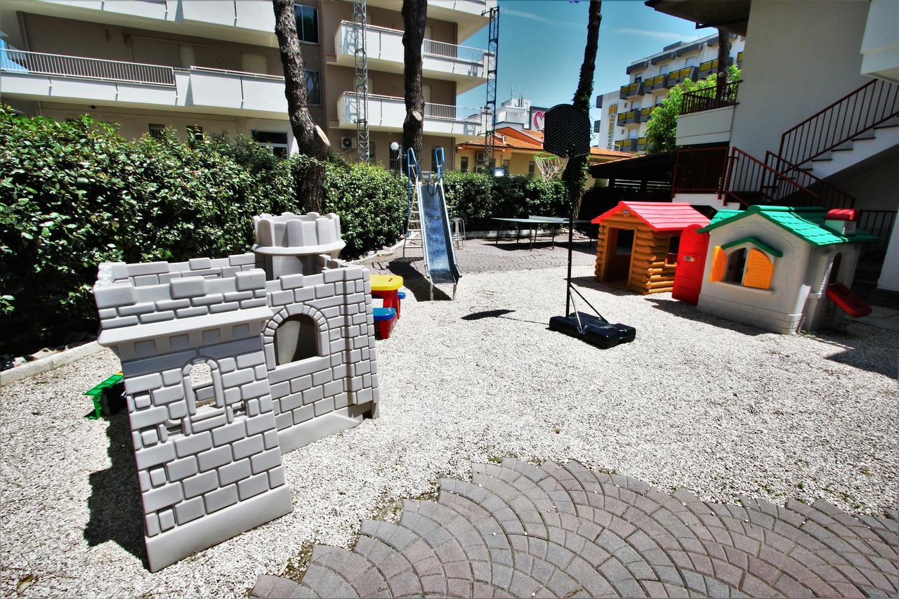 ריצ'יונה Hotel De Amicis מראה חיצוני תמונה