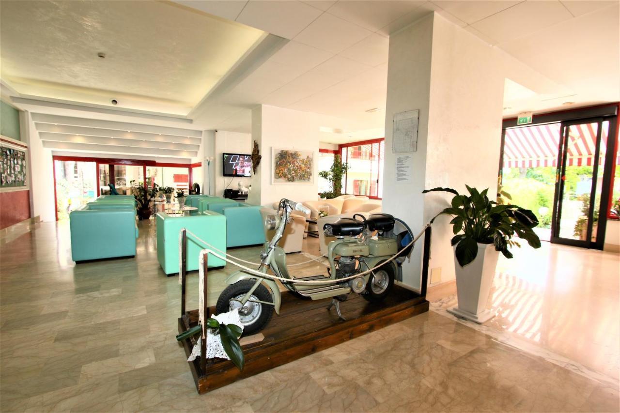 ריצ'יונה Hotel De Amicis מראה חיצוני תמונה