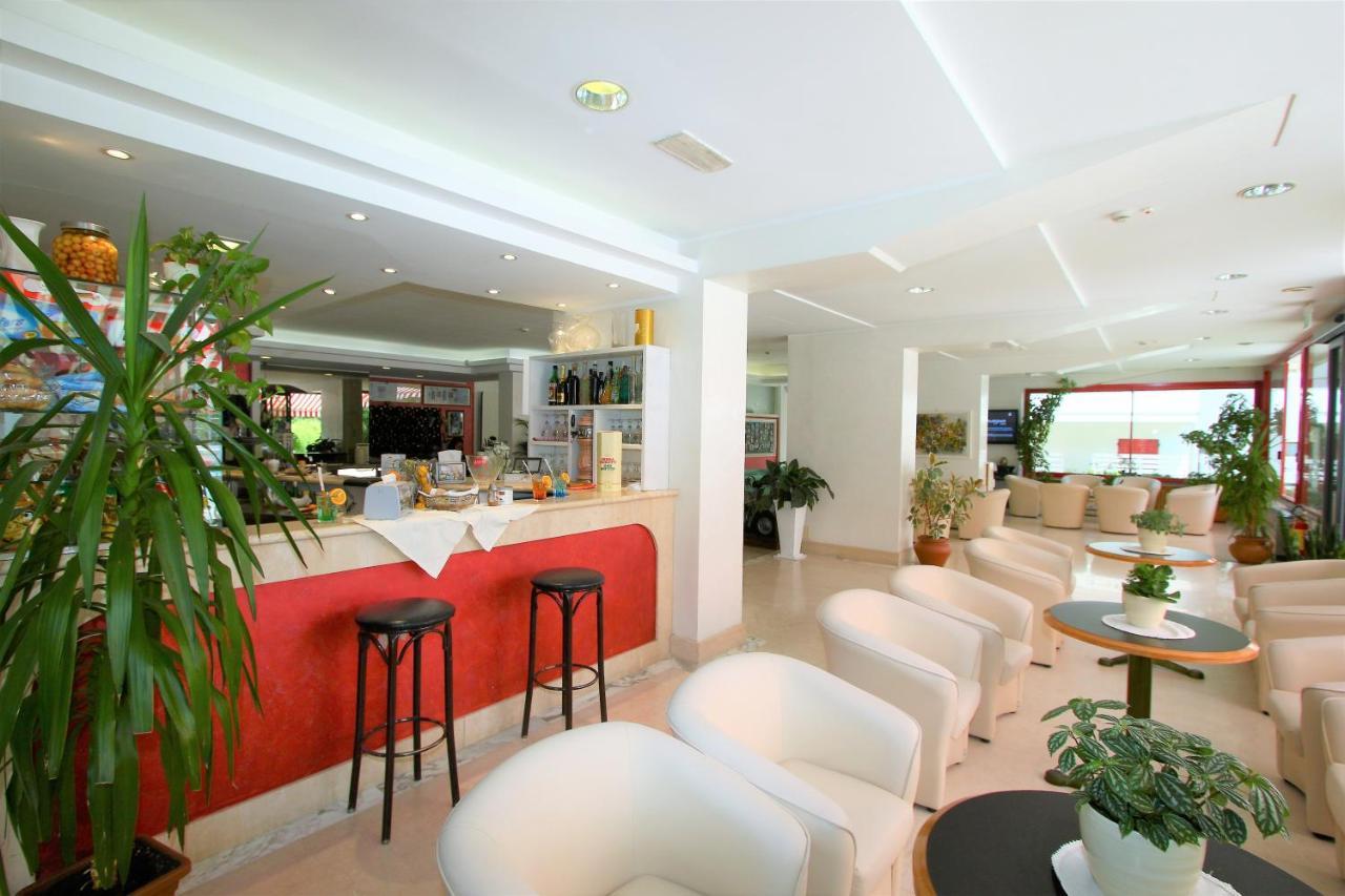 ריצ'יונה Hotel De Amicis מראה חיצוני תמונה