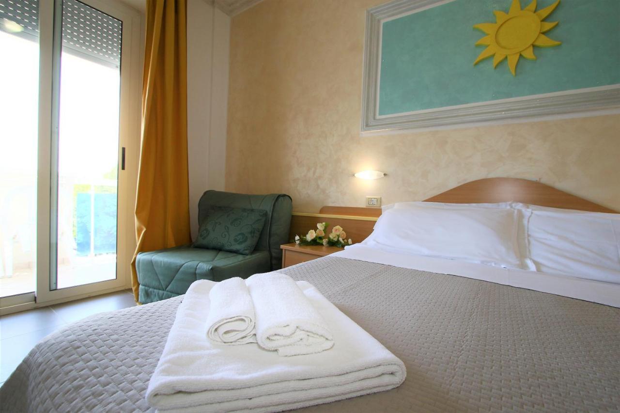 ריצ'יונה Hotel De Amicis מראה חיצוני תמונה